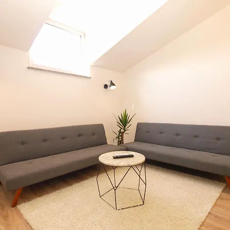 Apartment Sara 1634 شقة بولا